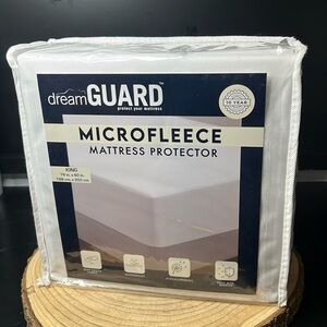 King size microfleece mattress protector NEW in package Dream Guard
